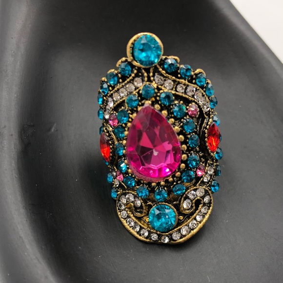 Gorgeous Statement Ring NEW Size 7.5 - Picture 2 of 4